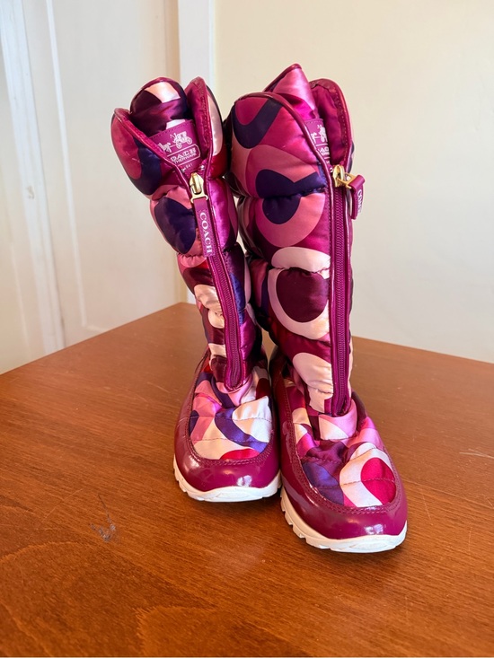 Coach Shoes - Coach Women’s Size 10B Pink Burgundy Geometric Puffer Boots